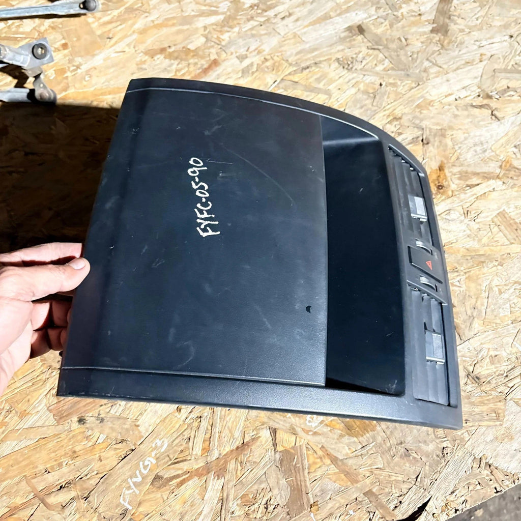 Mazda 6 GH 2008?2012 Interior Centre Console Air Vents Hazard Switch Clock