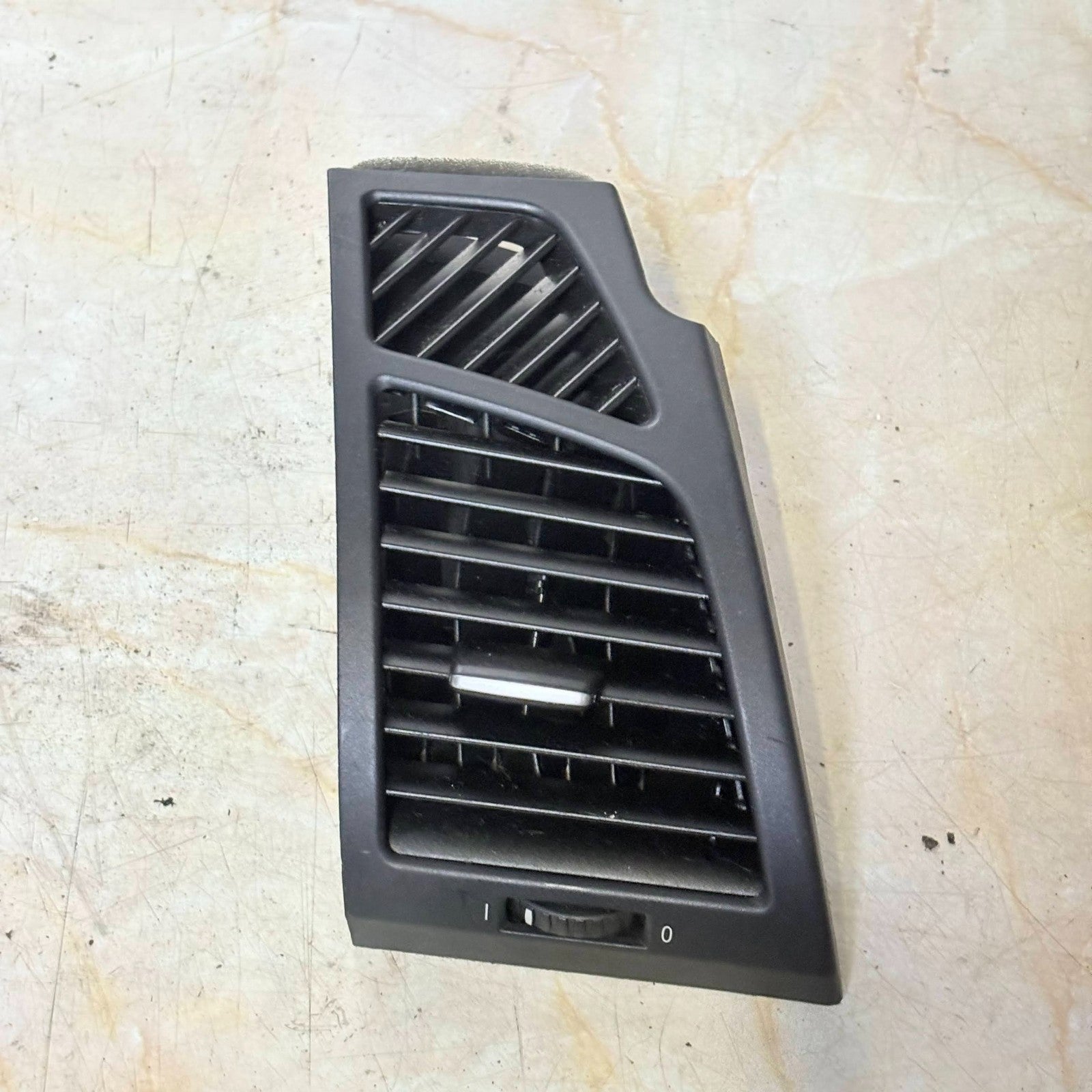 BMW D11 R 2011 Front Dash Air Vent Grille Driver Side 7059188