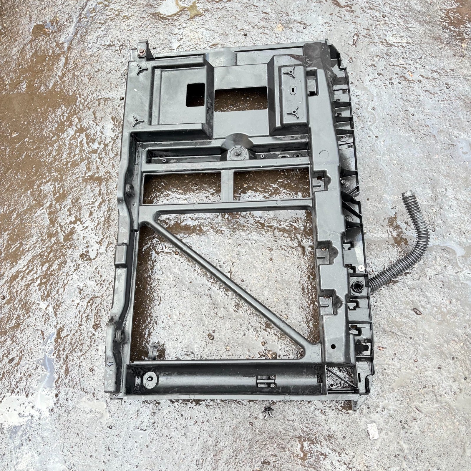 Peugeot 1007 2005 radiator support slam panel 1854680016