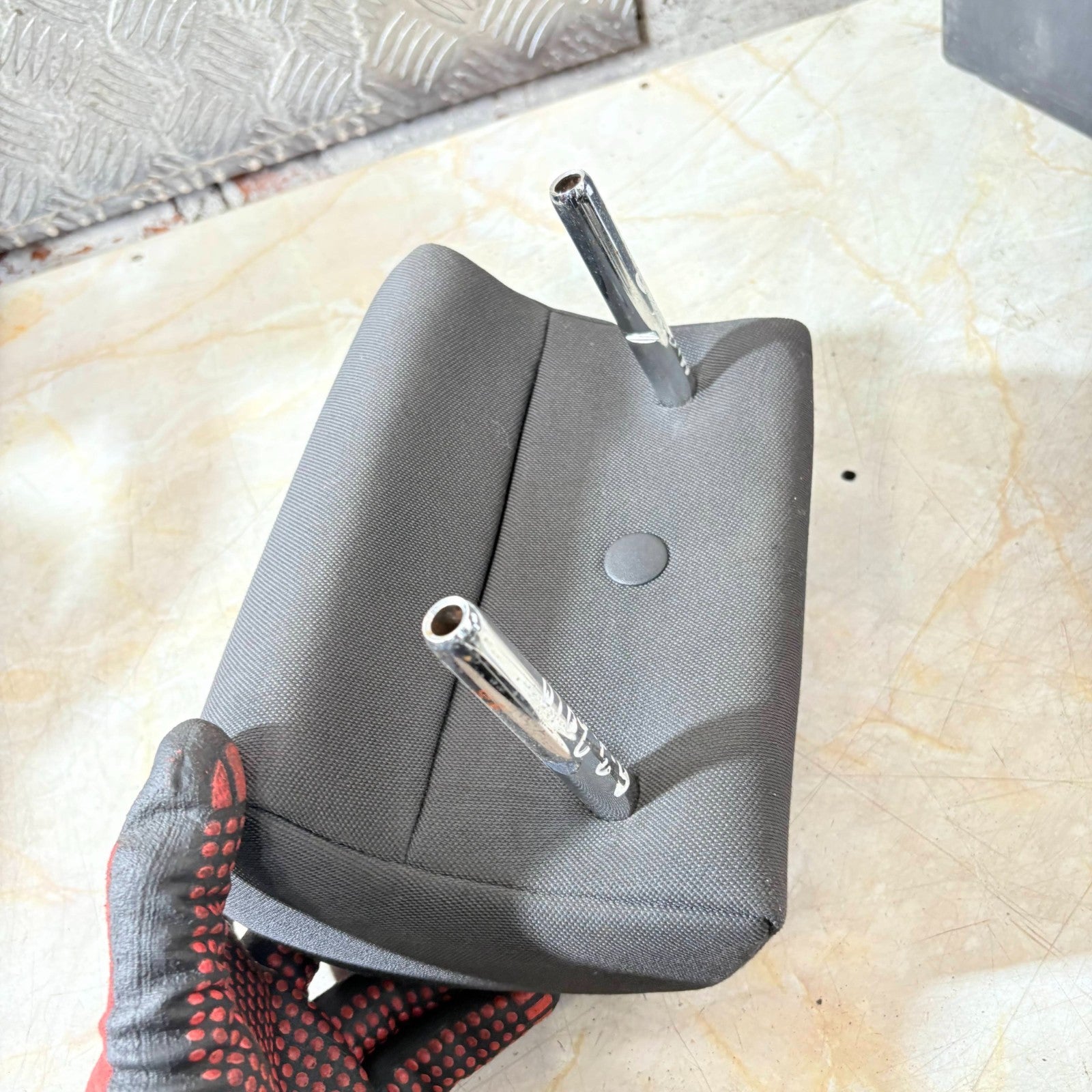 Audi A3 8P Mk2 Rear Centre Middle Headrest/Head Rest Rear Seat 2008