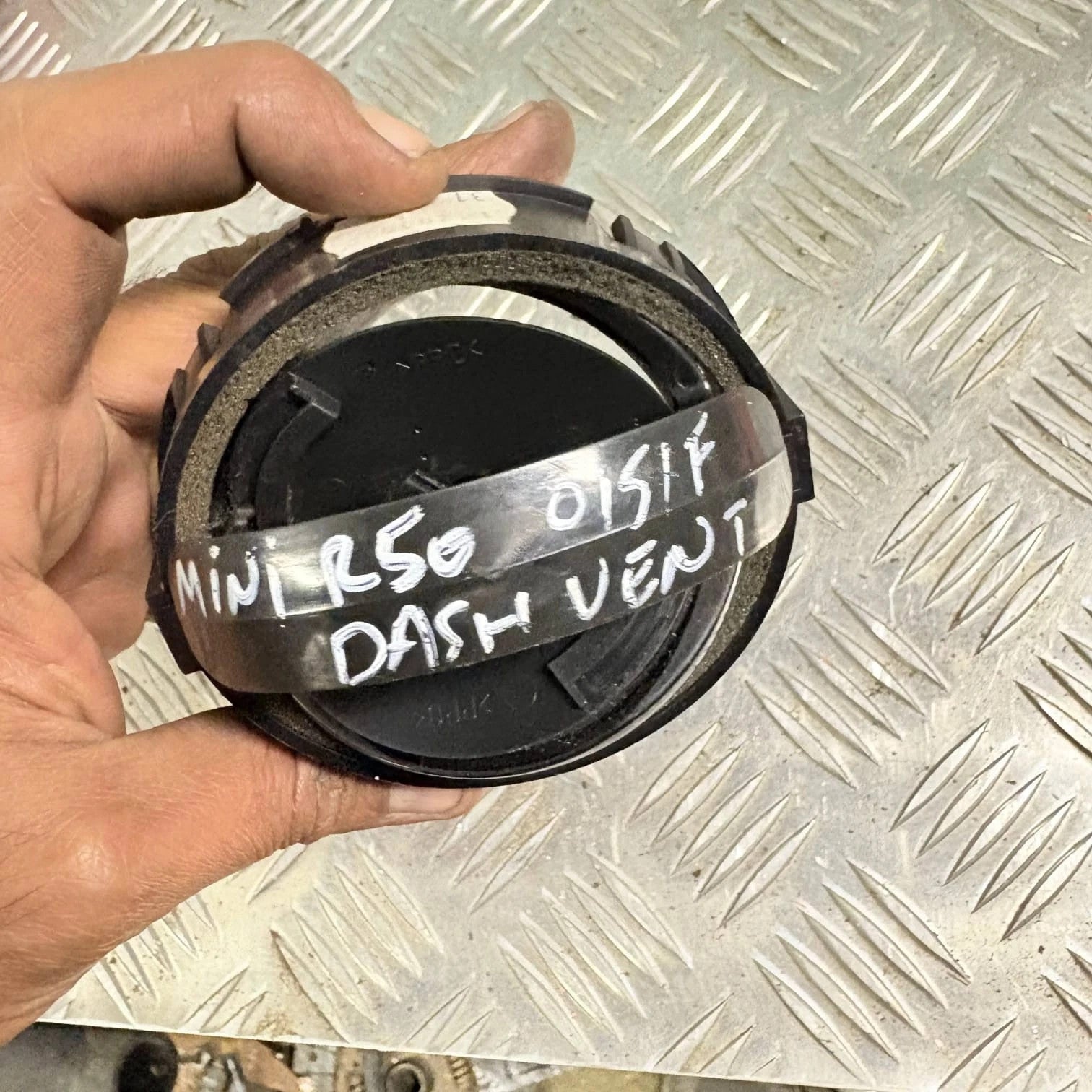 MINI Cooper One S R50 R52 R53 Dashboard Air Vent Driver Side 2001-06/2004-08