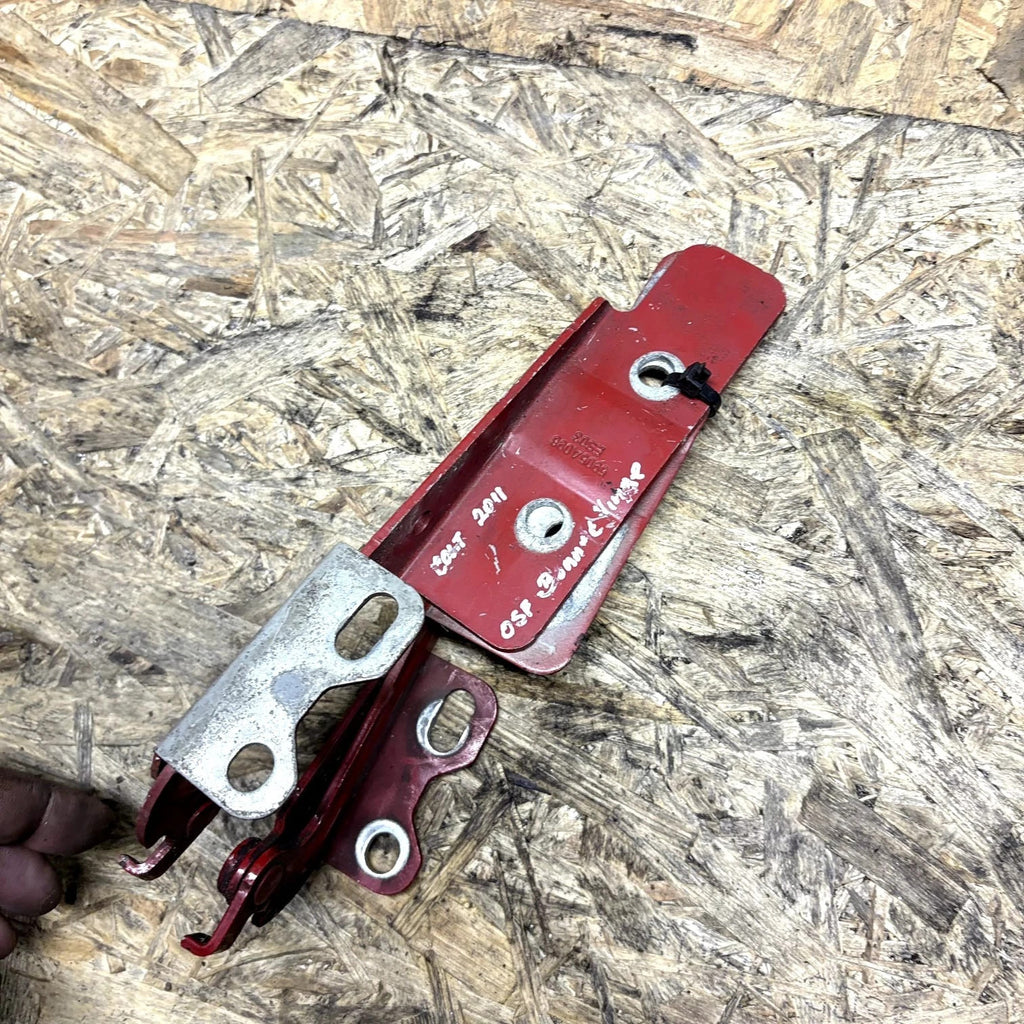 Mitsubishi Colt 2011 O/S/F - N/S/F Set bonnet hood hinge 5905A096 RMR23355