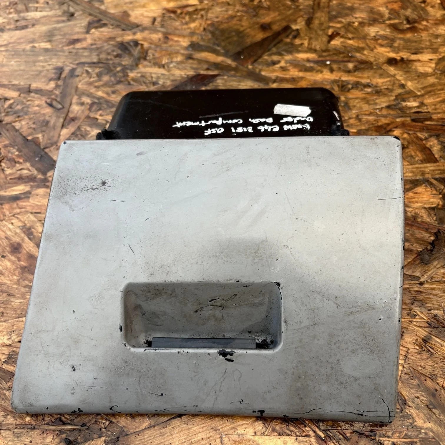 BMW 3 Series E46 Glove Box Glovebox Driver Front 51458223192
