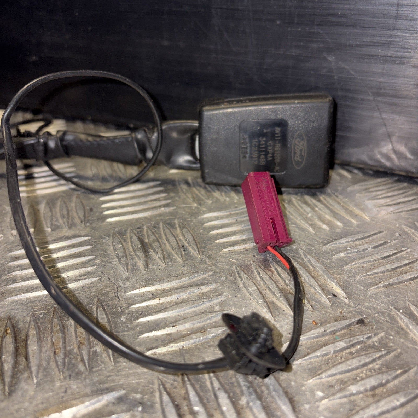 Ford B Max 2014 Front Passenger Side Seat Buckle Stalk AV11R61208AC