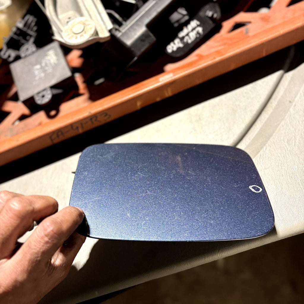 Volvo S40 Mk2 2004-2012 V50 2003-2012 Fuel Flap Door Cover 30779919 Purple 463