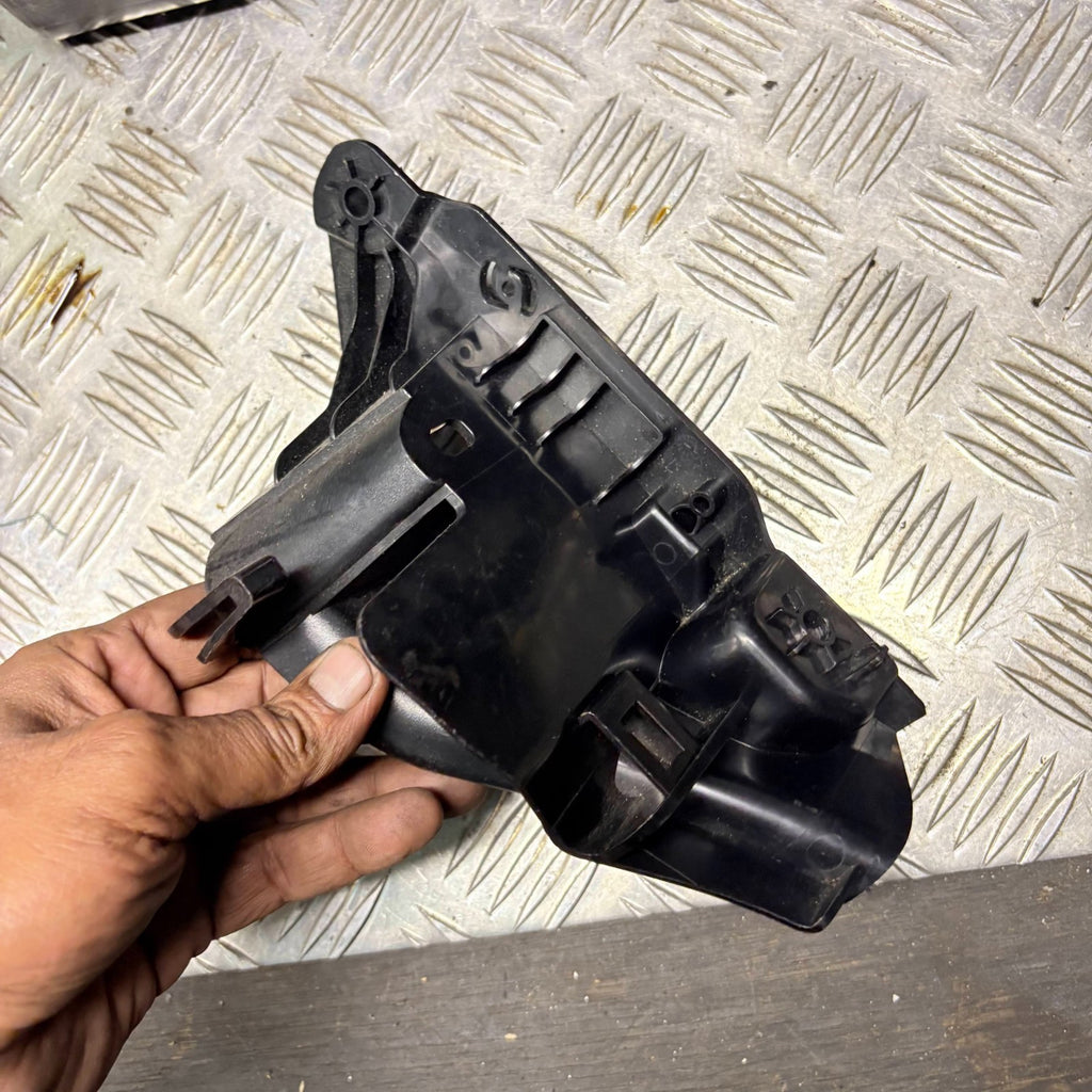 2013 VOLVO V40 REAR LEFT SEAT BELT BRACKET 31305594