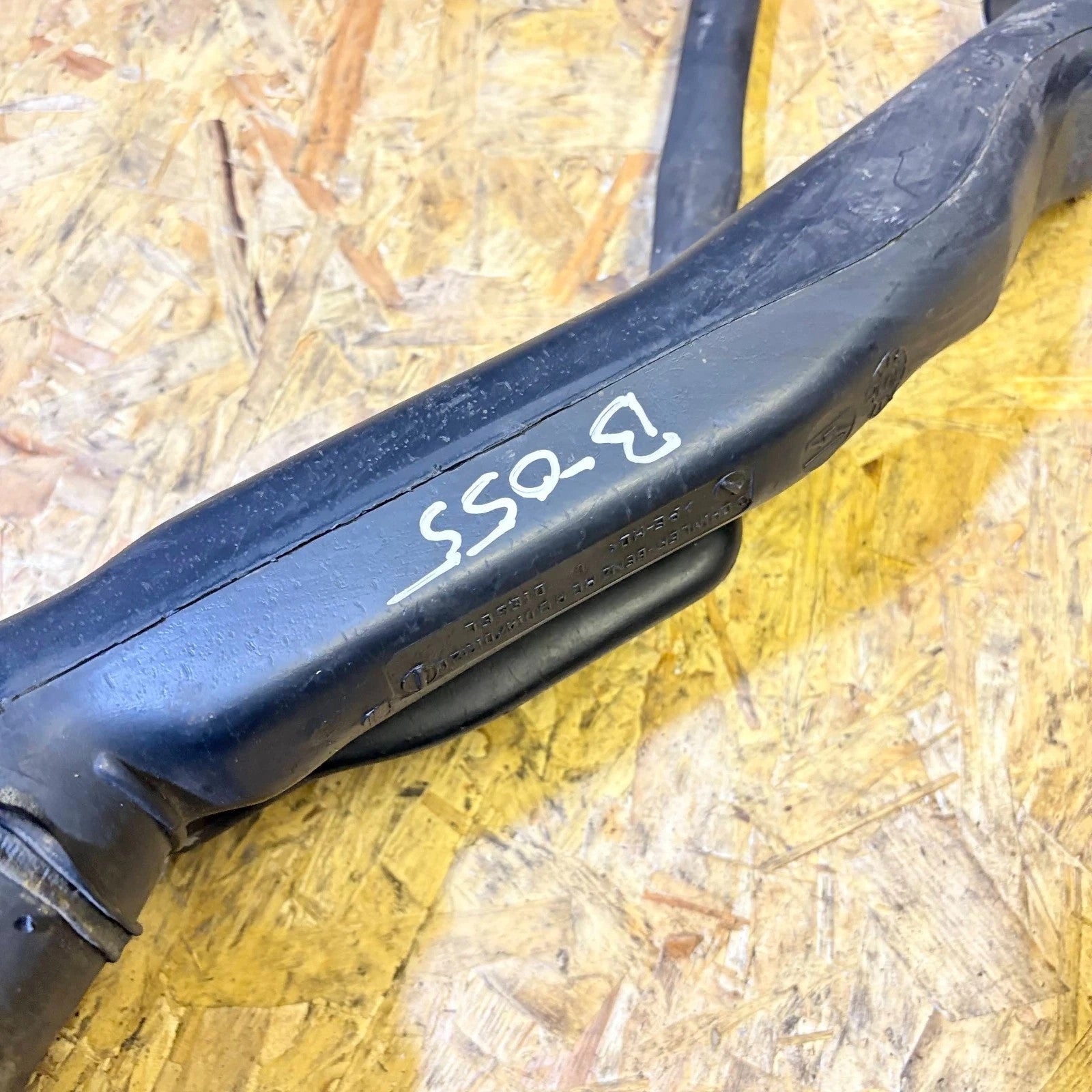 A9014701320 Diesel Fuel Filler Neck Sprinter W901 W902 W903 95-06 VW LT 96-06