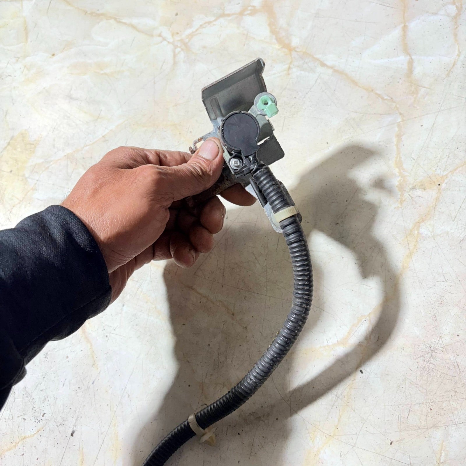 HONDA ACCORD Door Lock Right Off Side Front Saloon 2005