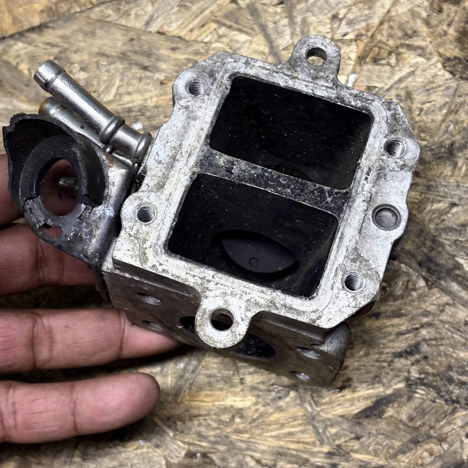 03G131063F EGR Throttle Valve Butterfly Flap VW Passat B6 2.0 TDI 103kW 2006-201