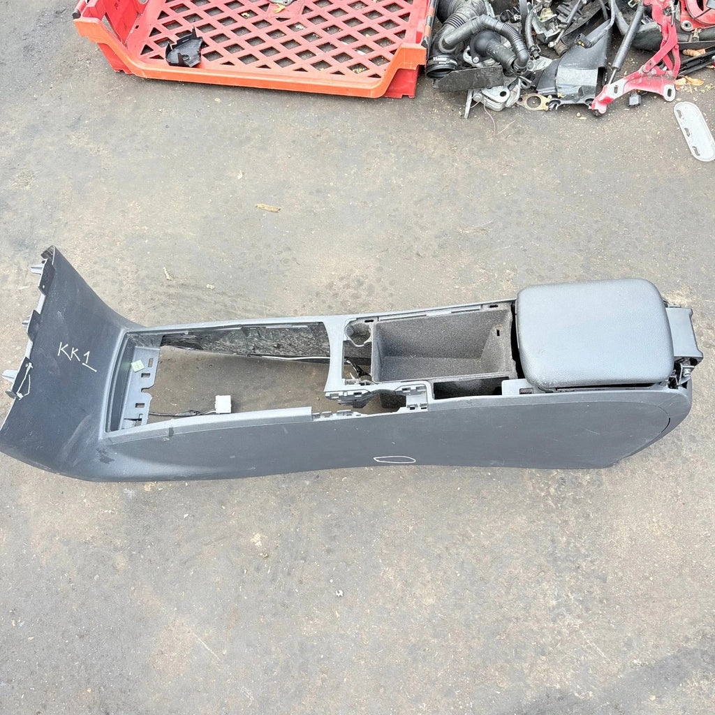 VOLVO V50 2009 HATCHBACK ARMREST WITH CENTRE CONSOLE 30755374