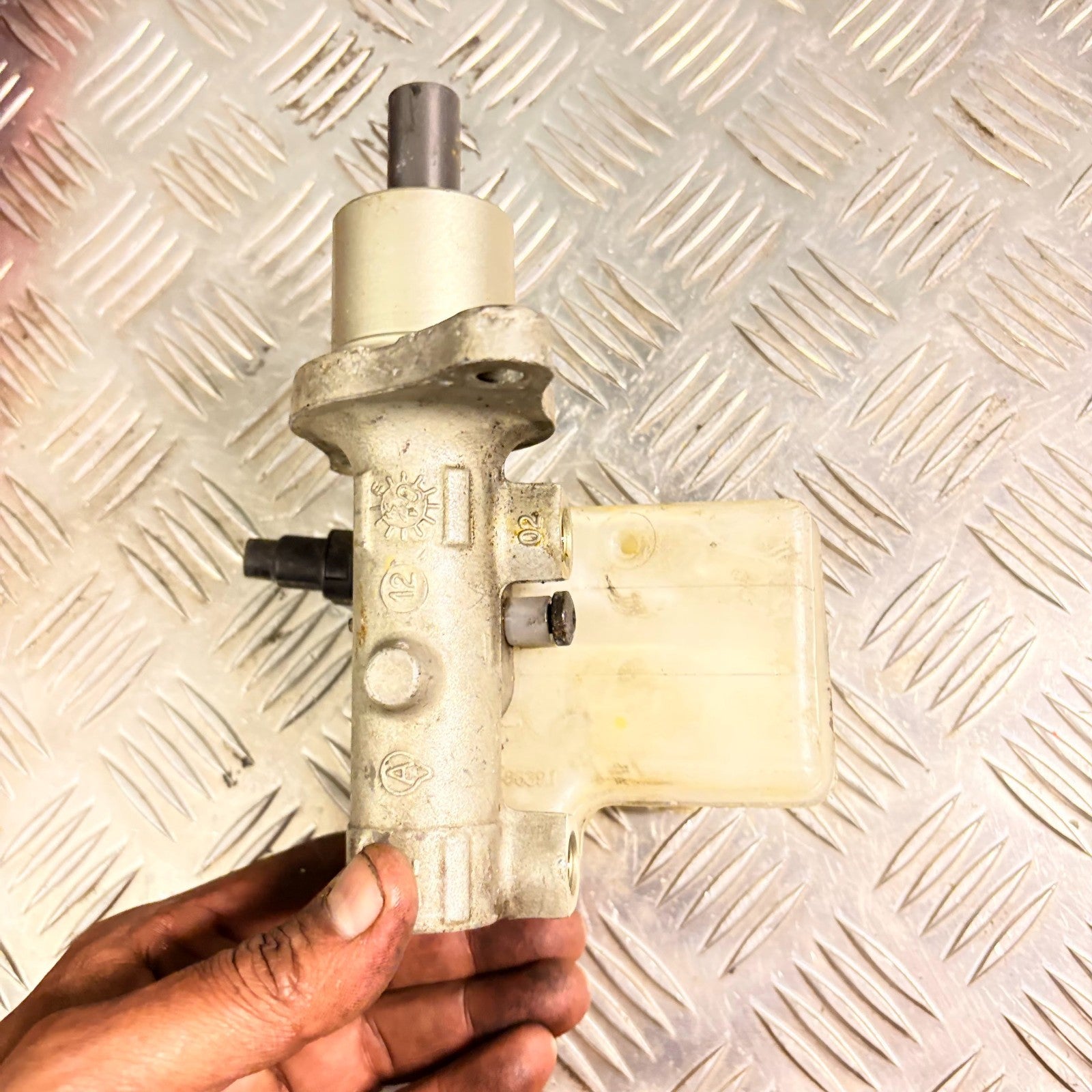 FORD FOCUS C-MAX 2005 BRAKE MASTER CYLINDER 033508-86401
