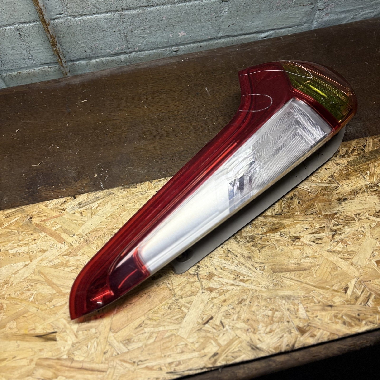 MG3 2011‑2024 Rear Right Tail Light 220‑40013 Driver Side