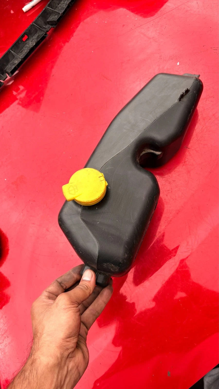 2016 DACIA SANDERO WINDSCREEN WASHER BOTTLE WITH PUMP 289101840R