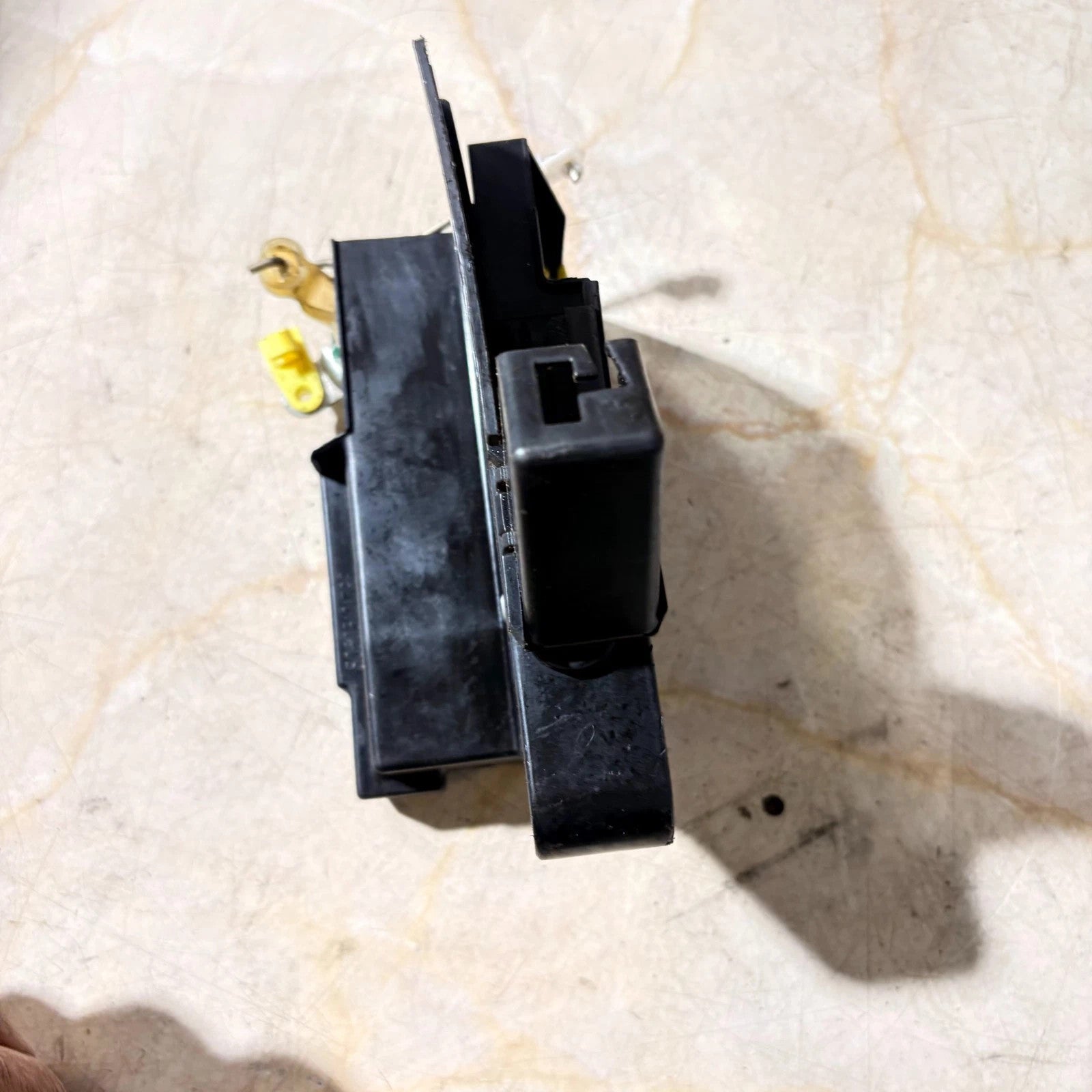 DACIA LOGAN DOOR LOCK FRONT LEFT 805031017RE 2014-2019