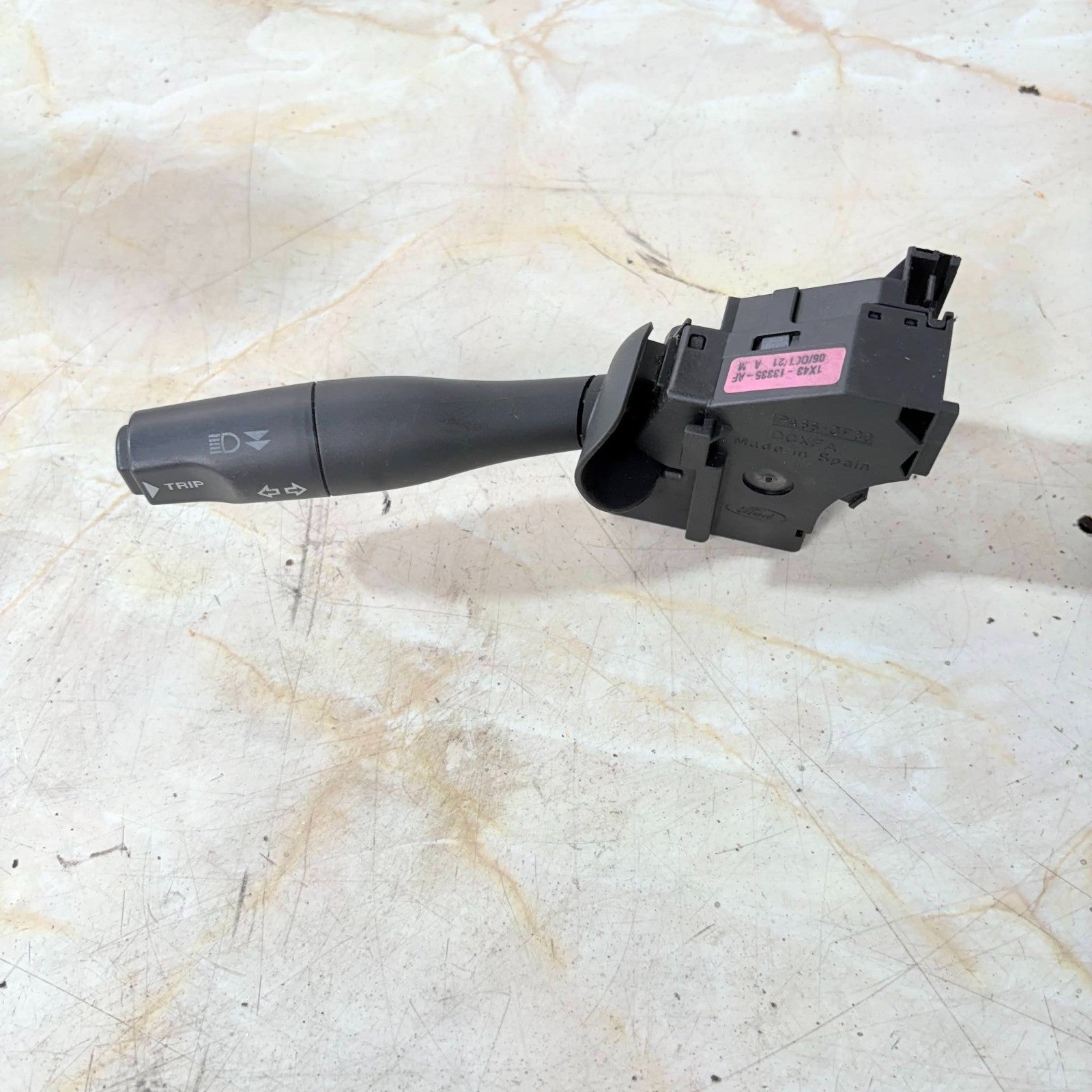 FORD INDICATOR STALK SWITCH WITH TRIP BUTTON 1X43-13335-AF