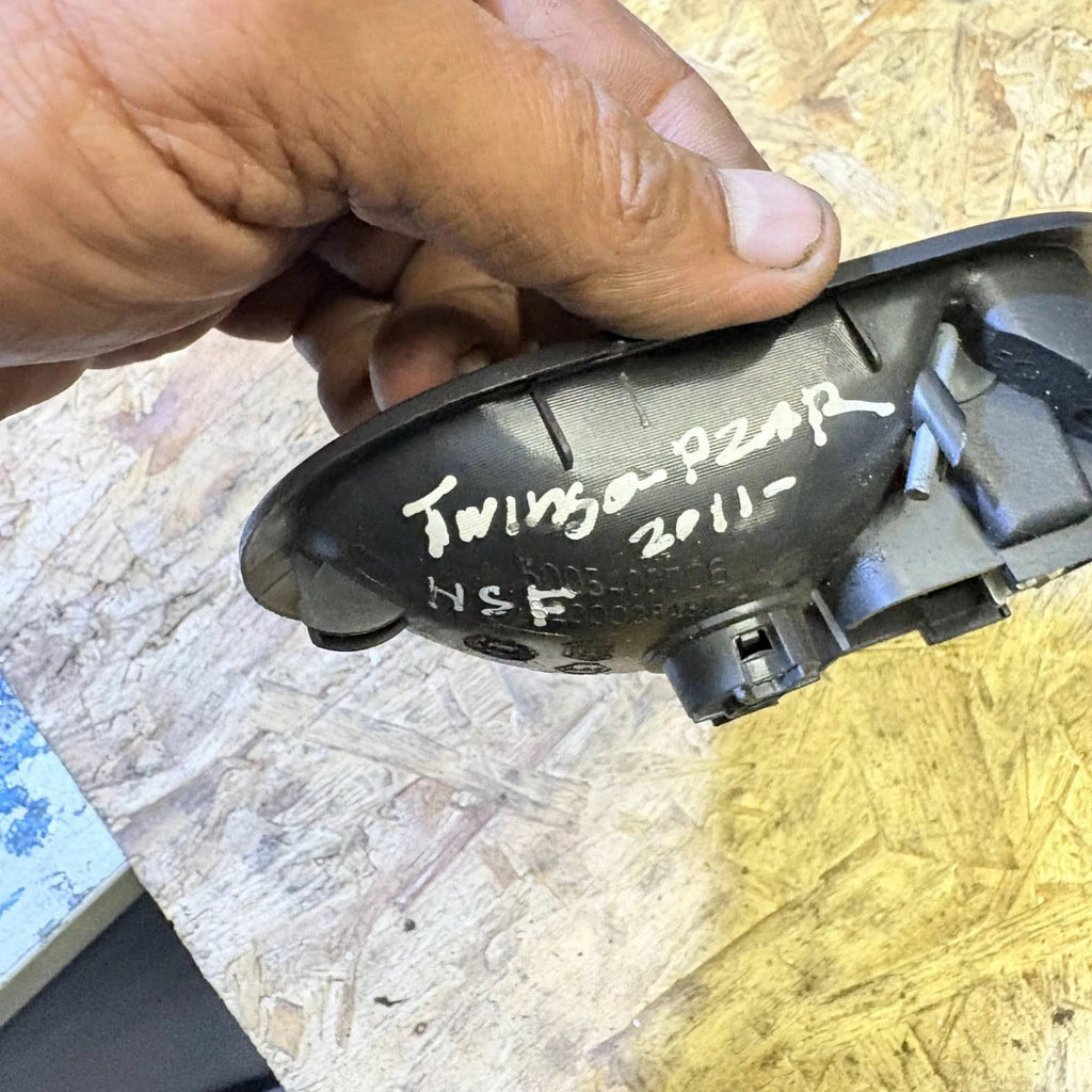Renault Twingo II X44 2007-2011 Front Left Inner Door Handle Switch 8200540006