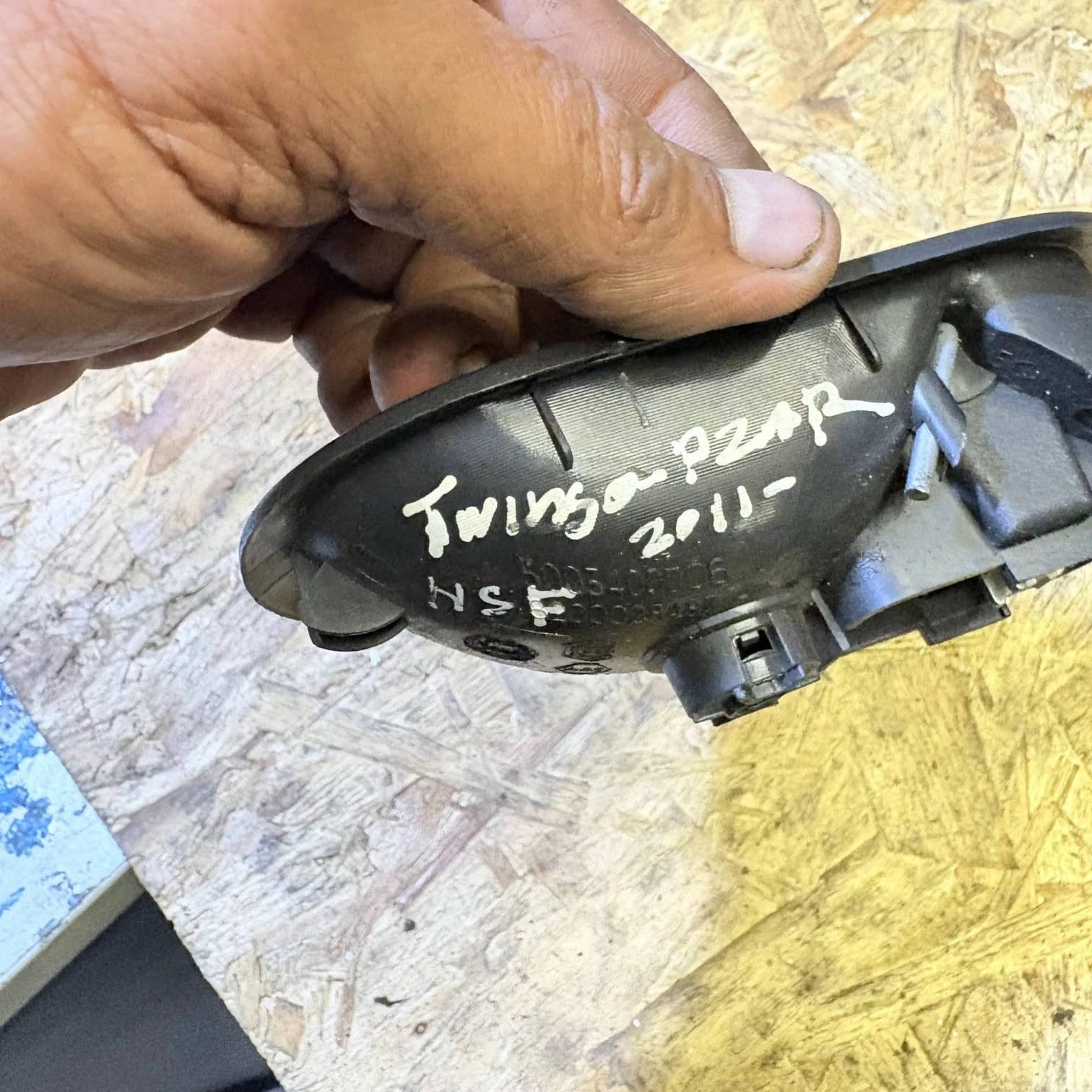Renault Twingo II X44 2007-2011 Front Left Inner Door Handle Switch 8200540006