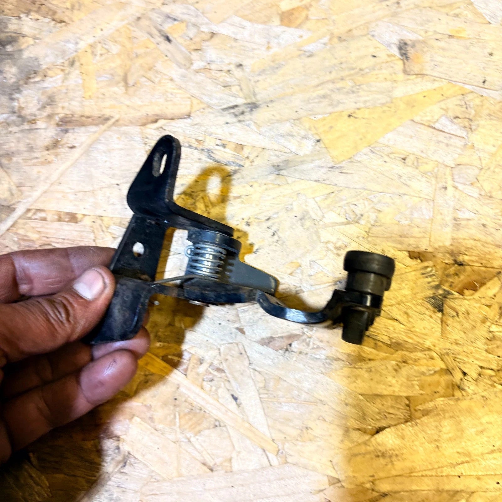 FIAT SCUDO O/S SIDE DOOR MIDDLE ROLLER 2007 - 2015