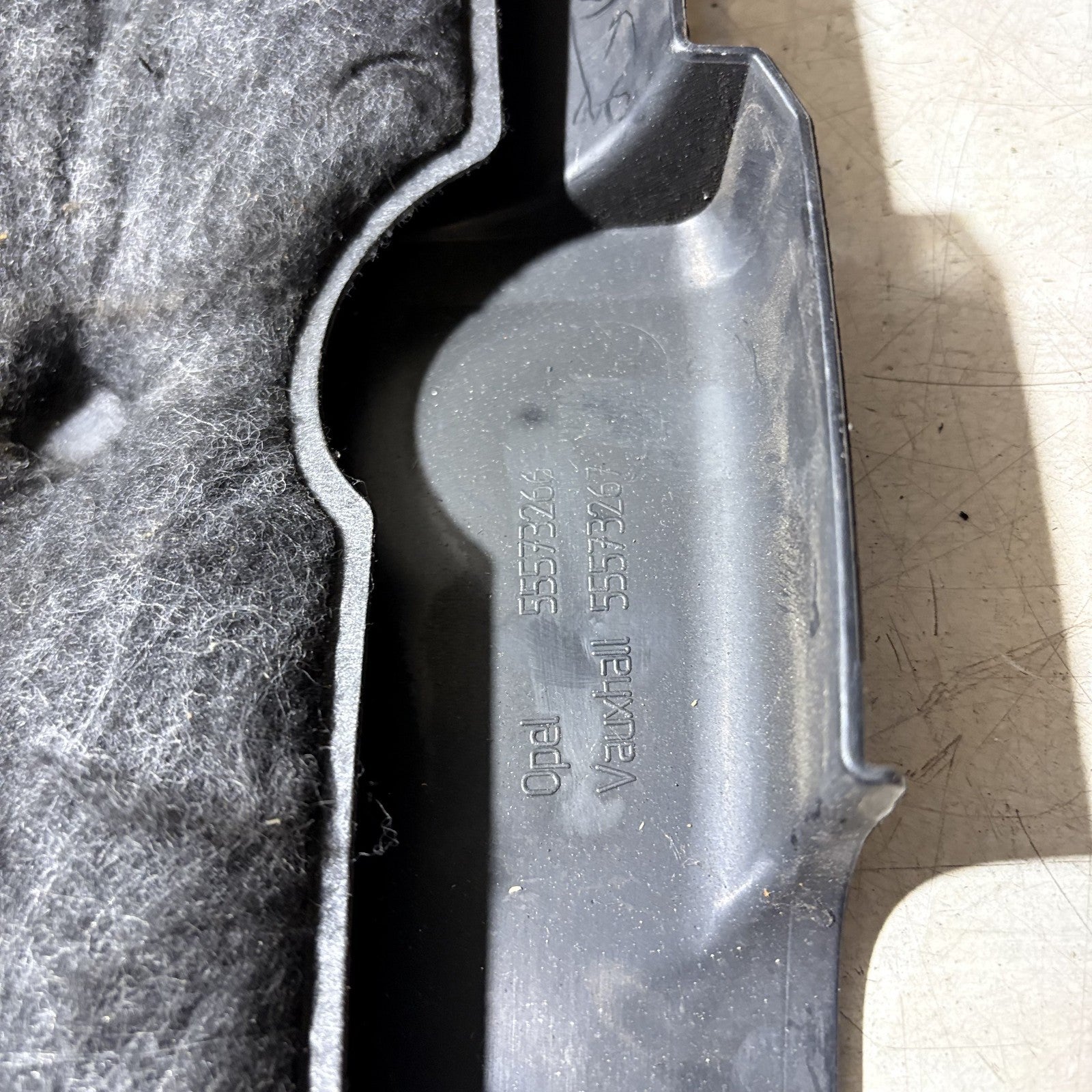 Vauxhall Opel Astra J Mk6 1.7 CDTI Diesel Engine Cover 55573267