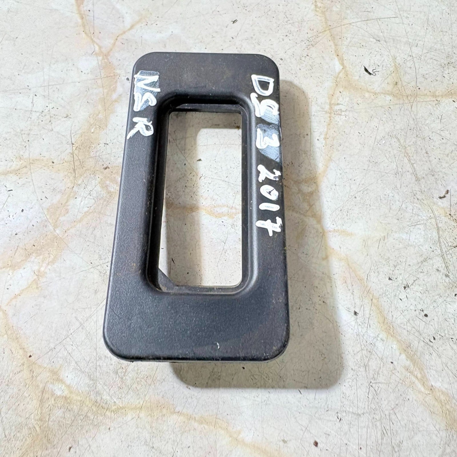 Citroen DS3/DS 3 2010-2019 Passenger Side Rear Roof Light Trim Bezel 996006297