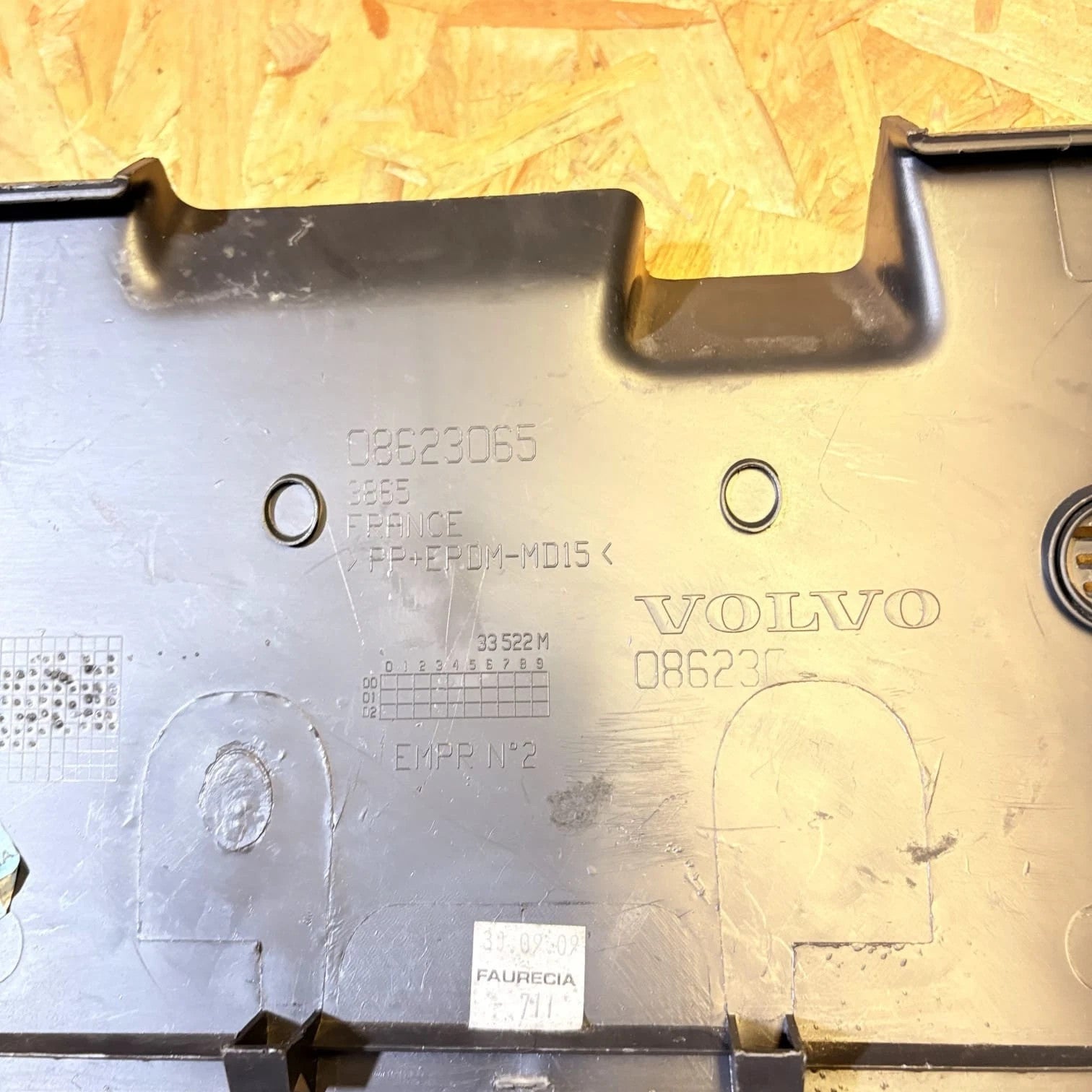 33522M 08623065 Volvo C30 S40 V50 06-13 Dashboard Lower Trim Console Cover Panel