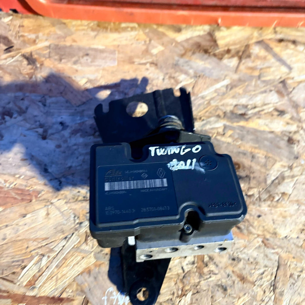 Renault Twingo 2007-2012 ABS Pump Modulator ECU Control Unit 8201065089