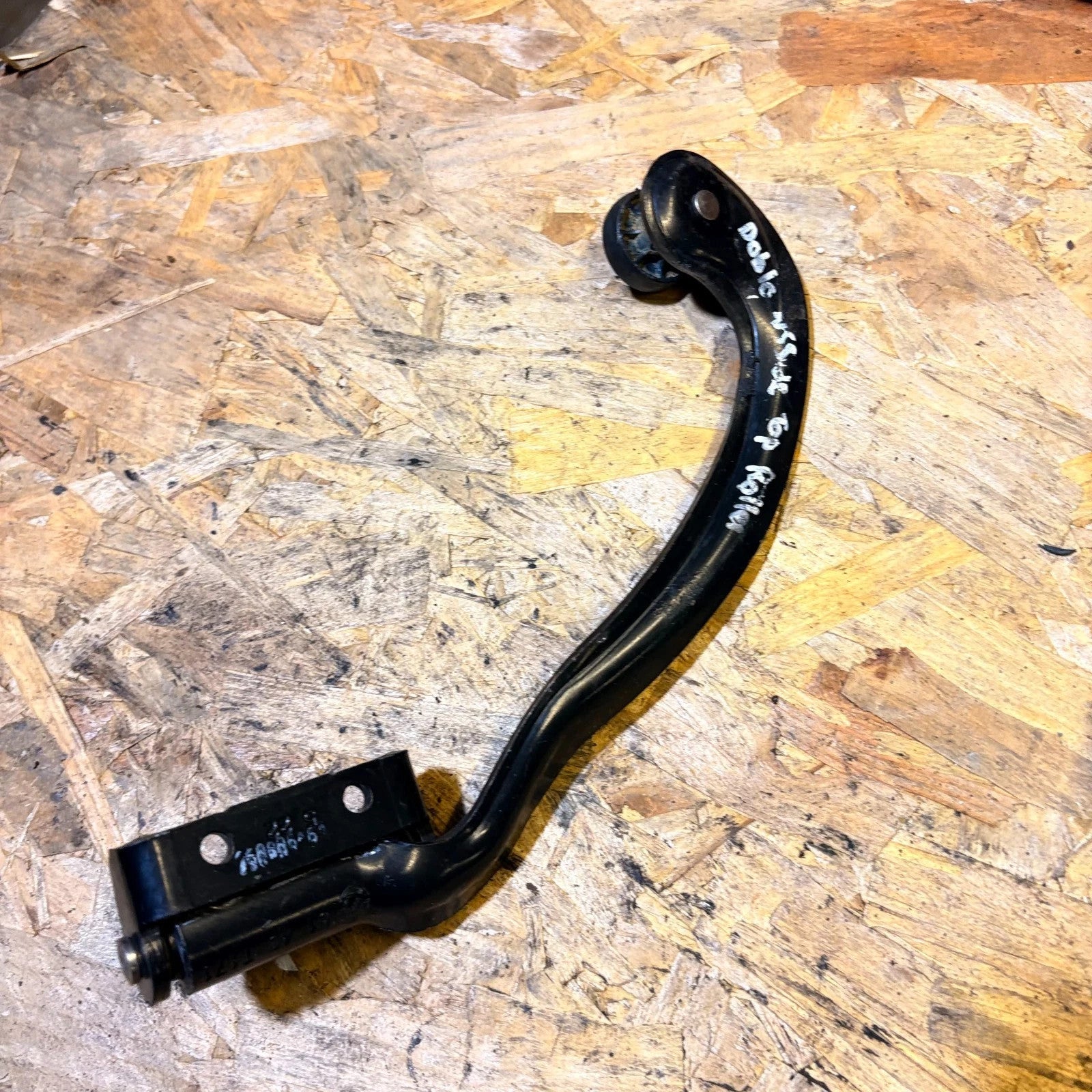 Fiat Doblo 2011 Sliding Door Upper Top Roller Hinge