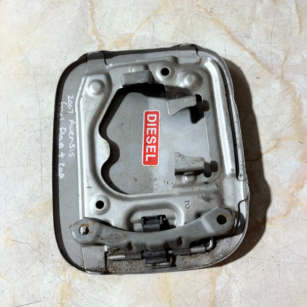 TOYOTA AVENSIS MK2 T250 2003-2009 FUEL FILLER TANK FLAP 7735005010