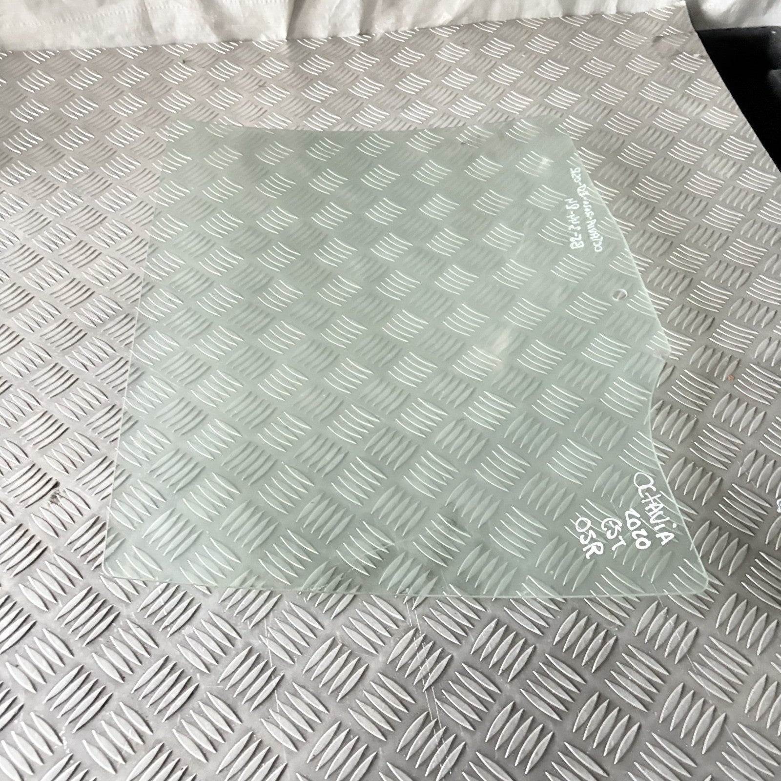 2017-2020 Skoda Octavia Estate Right Driver Rear Window Glass