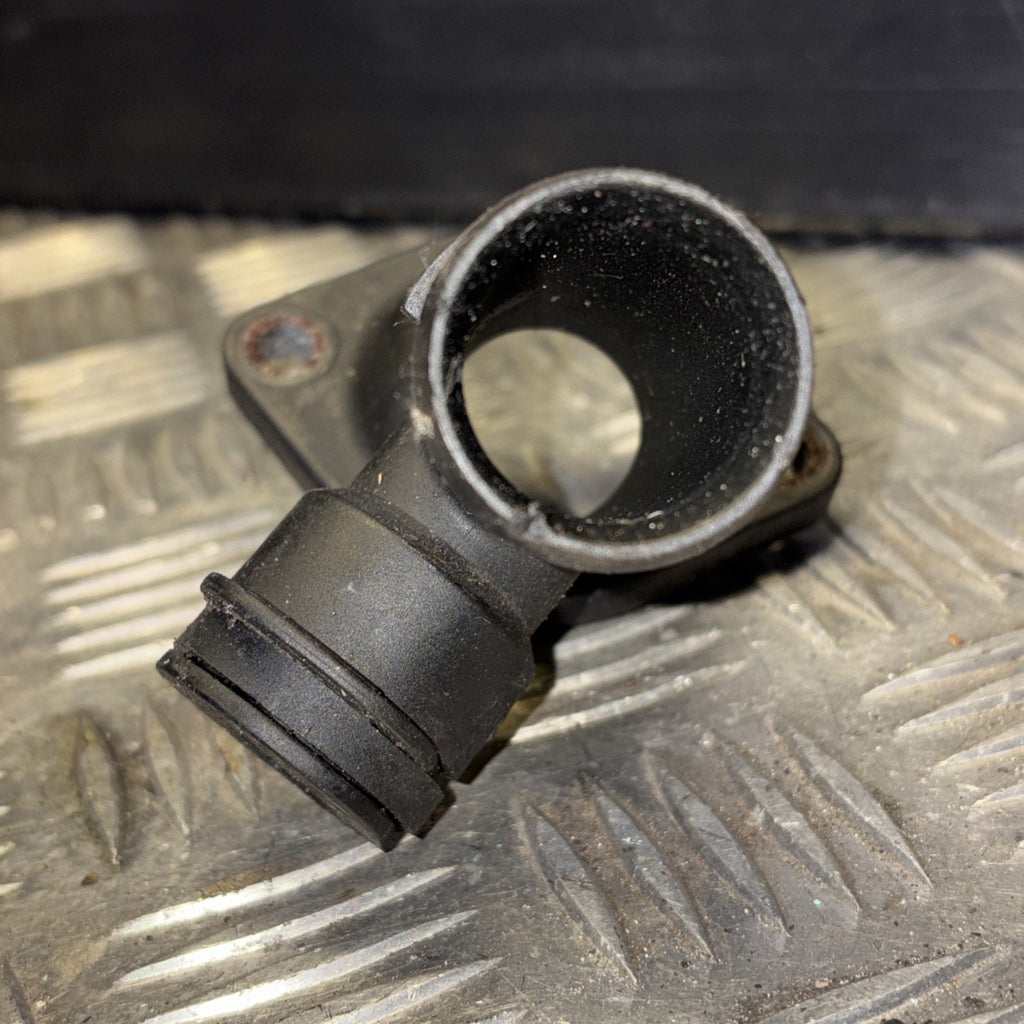 VOLKSWAGEN PASSAT B6 2006 DIESEL ENGINE WATER COOLANT PIPE HOSE 036121121D