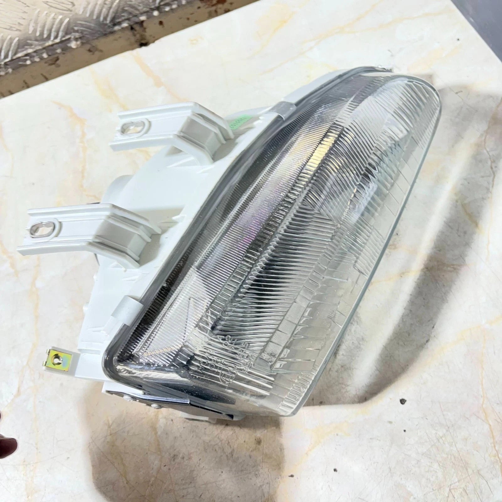 Honda Civic EG/EH Saloon Headlight Headlamp DEPO 217-1111 1991-1995