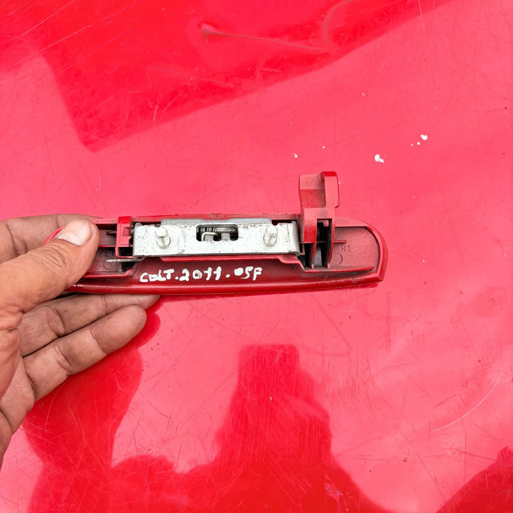 Mitsubishi Colt Front Right Door Handle Red Driver Side 2004-2012