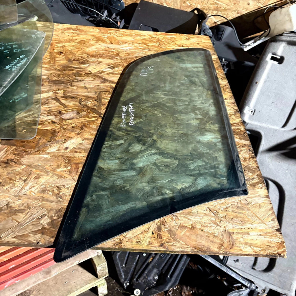 MERCEDES BENZ E CLASS E300 REAR LEFT PASSENGER SIDE WINDOW QUARTER GLASS 1999