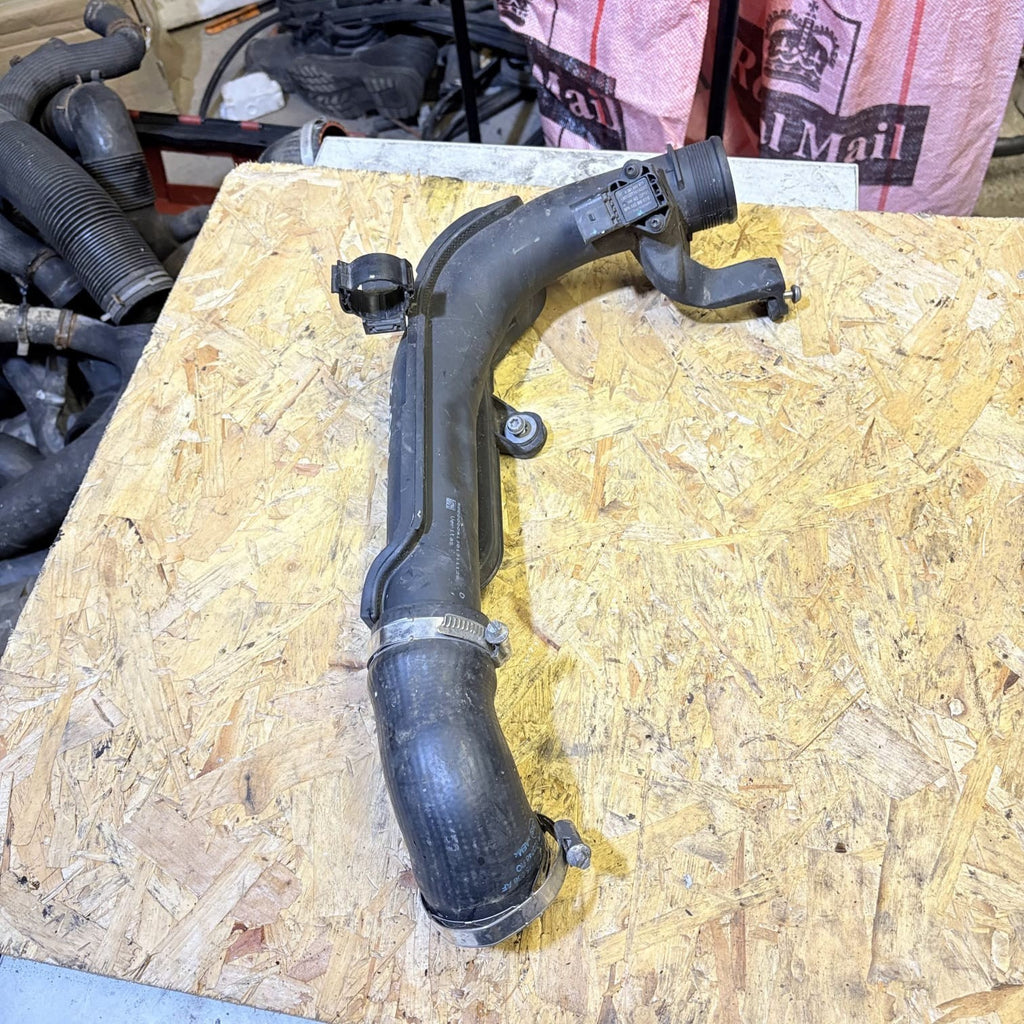 Skoda Superb B6 (3T) 2013 2.0 TDi 125 kW Intercooler Hose Pipe Tube 1K0145770AE