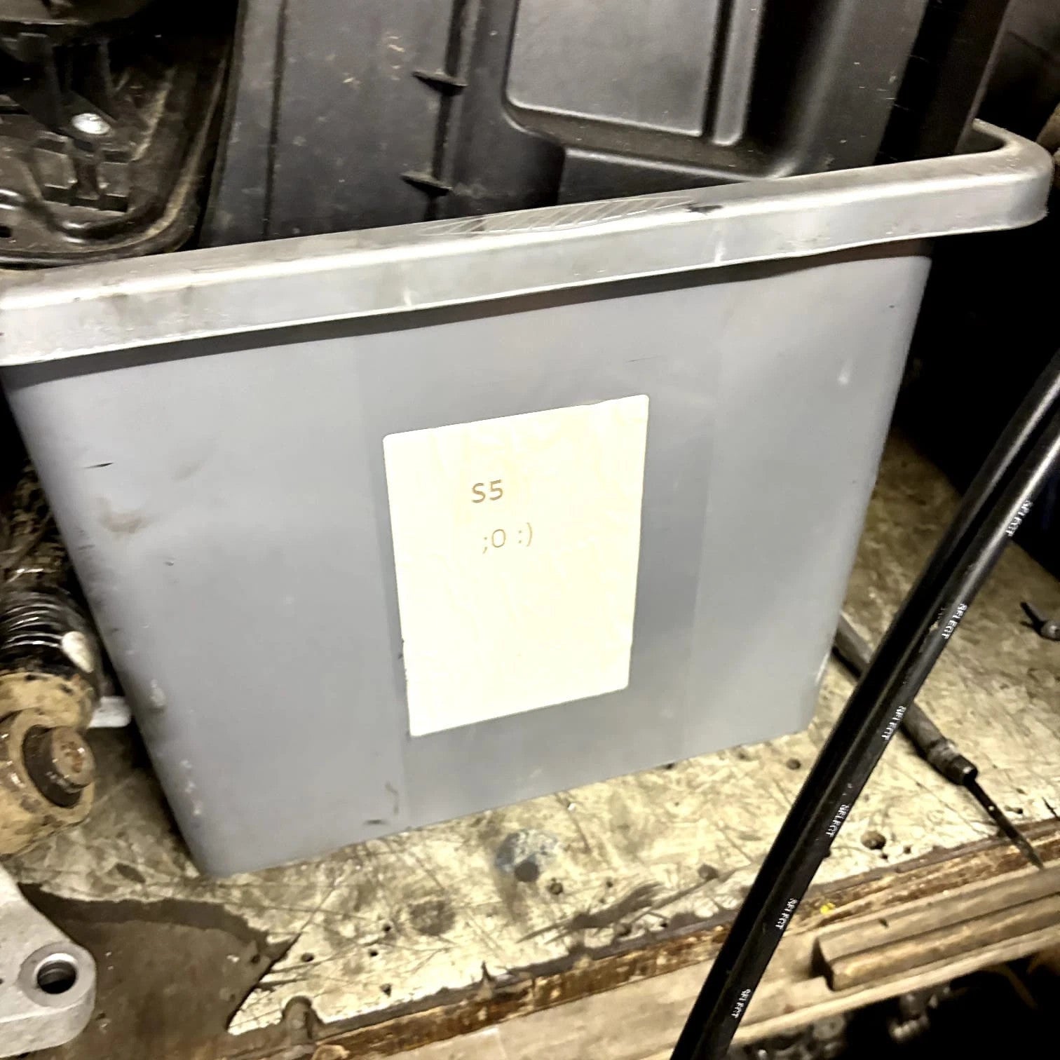 Iveco Daily 3/III 2000-06 Windscreen Washer Bottle Tank Pump 500336393