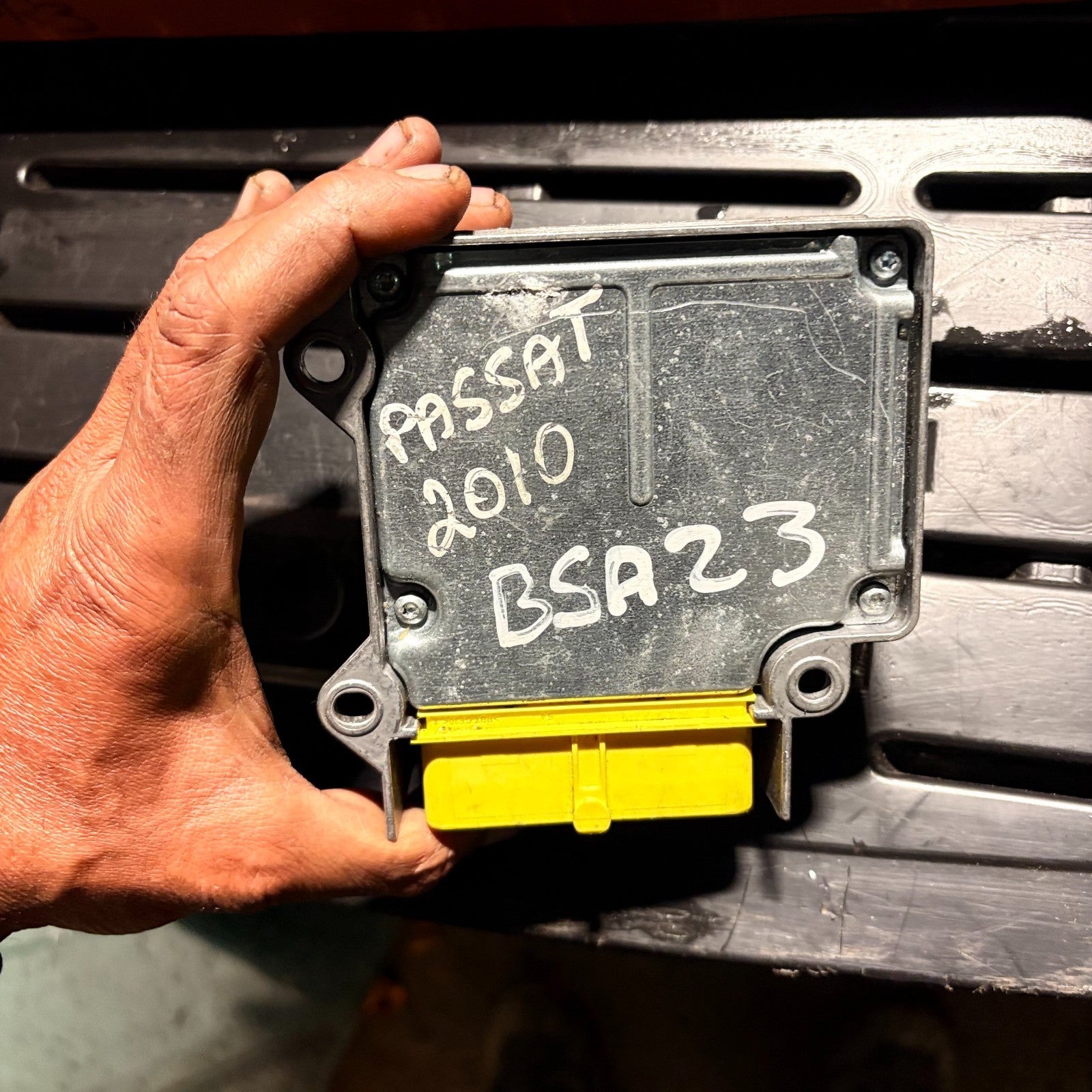 VW Passat 2010 Crash Control Sensor Module Unit 5N095655M