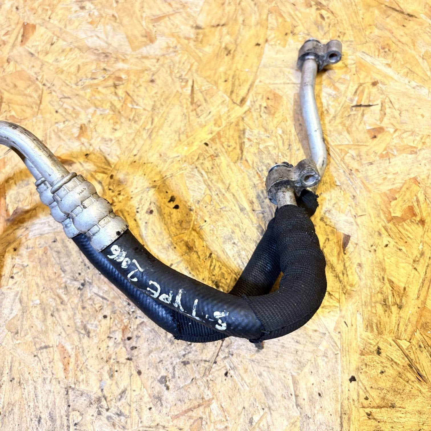 Jaguar S-Type 2.7D V6 Diesel A/C Air Con Pipe Hose Line Assembly 2004-2007