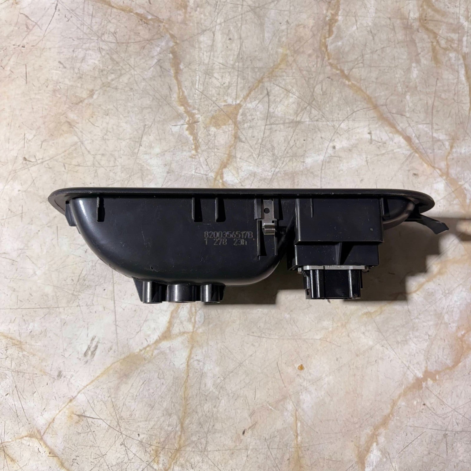 RENAULT TWINGO 2007-2014 FRONT LEFT WINDOW LIFTER SWITCH REGULATOR 8200356517B