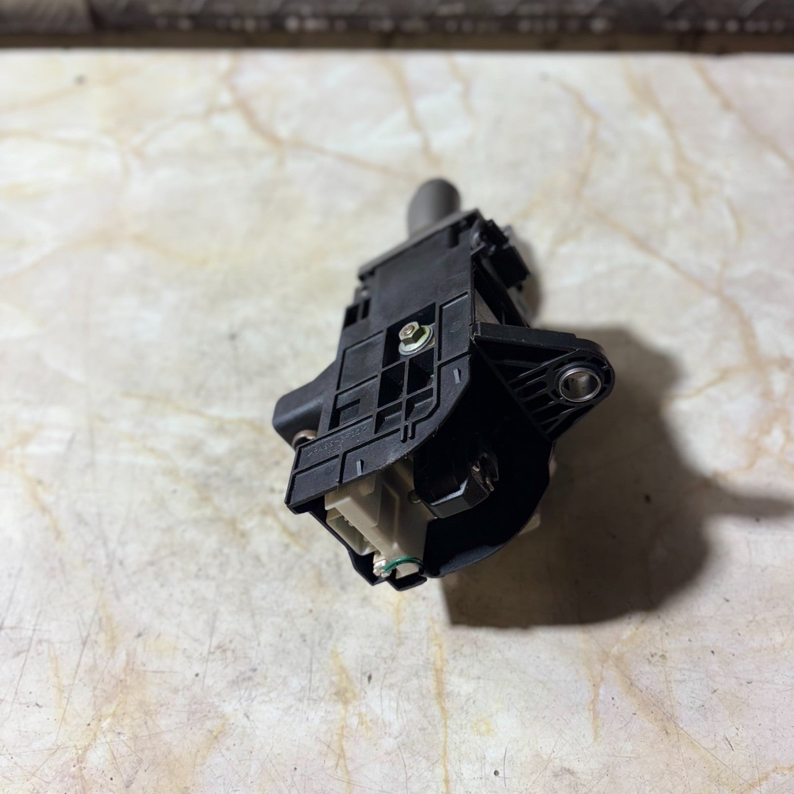 TOYOTA PRIUS 04-09 AUTO GEAR SHIFTER SELECTOR LEVER 89451-47030