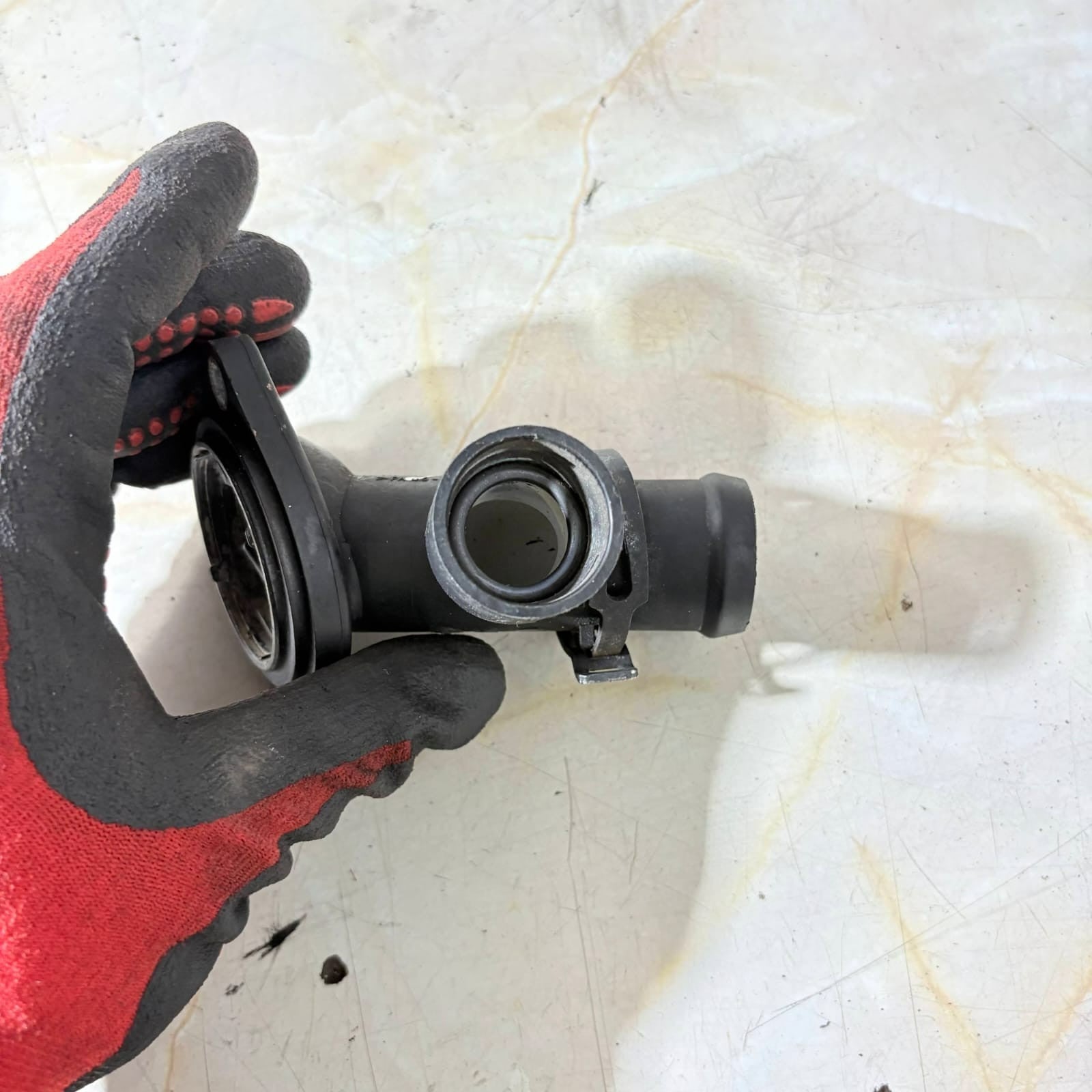 2.0 Tdi Be Audi Seat Skoda Coolant Flange 03g 121 121 D 2006
