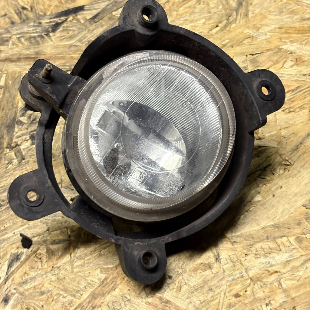 Kia Sorento 2006-2009 RH Driver Front Bumper Fog Light/Fog Lamp Assembly
