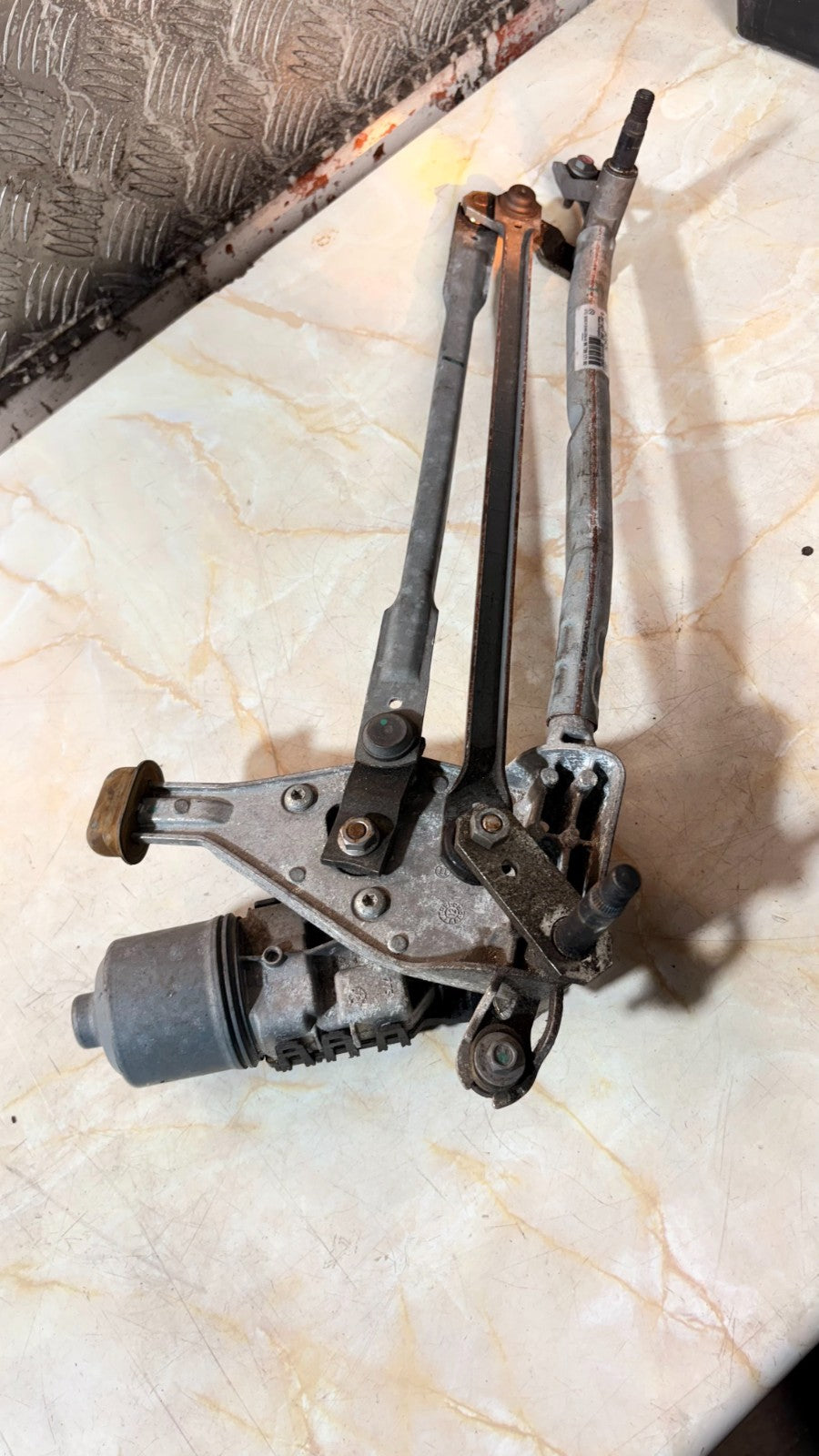 2013 PEUGEOT 208 Front Wiper Motor 0 390 241 578