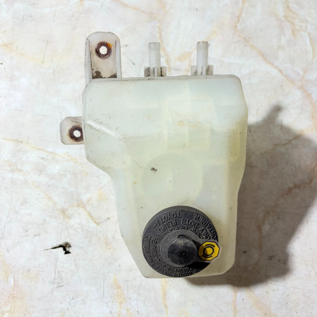04-09 Toyota Prius Brake Fluid Reservoir Tank Bottle