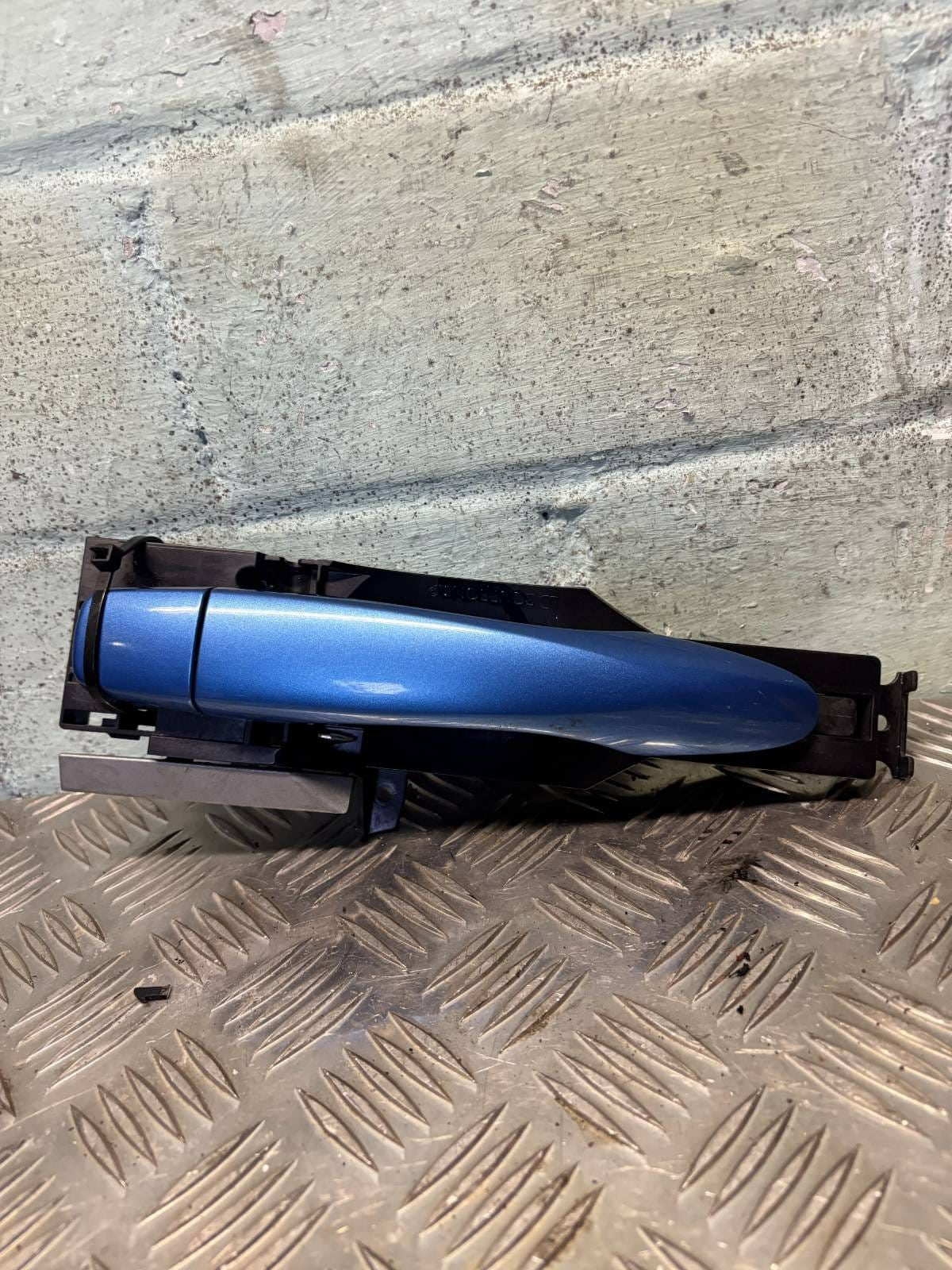 Suzuki Swift Left Passenger Nearside Front Outer Door Handle Blue Mk3 2019