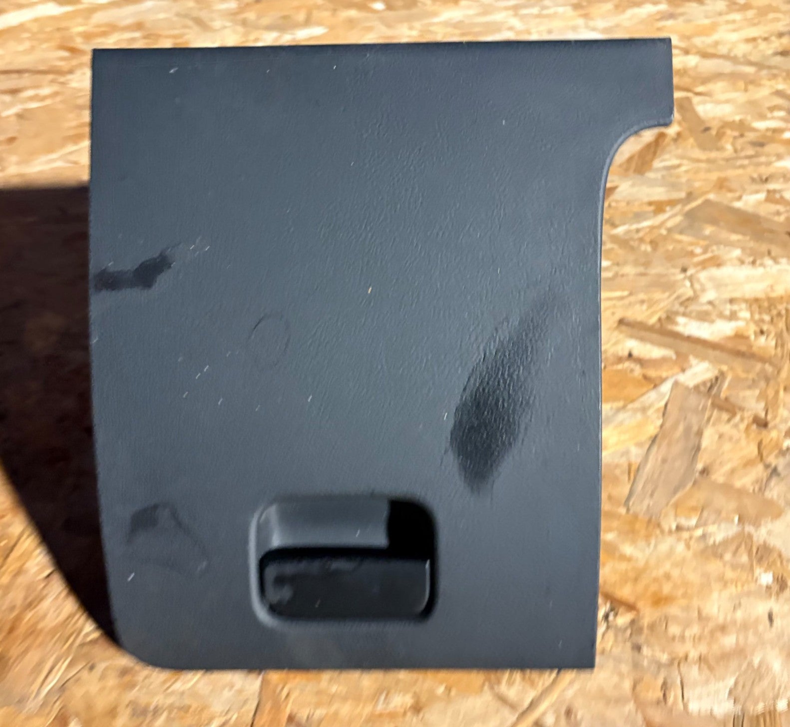 VOLKSWAGEN PASSAT 2010 FRONT RIGHT DRIVER SIDE STORAGE 3C2.857.922G