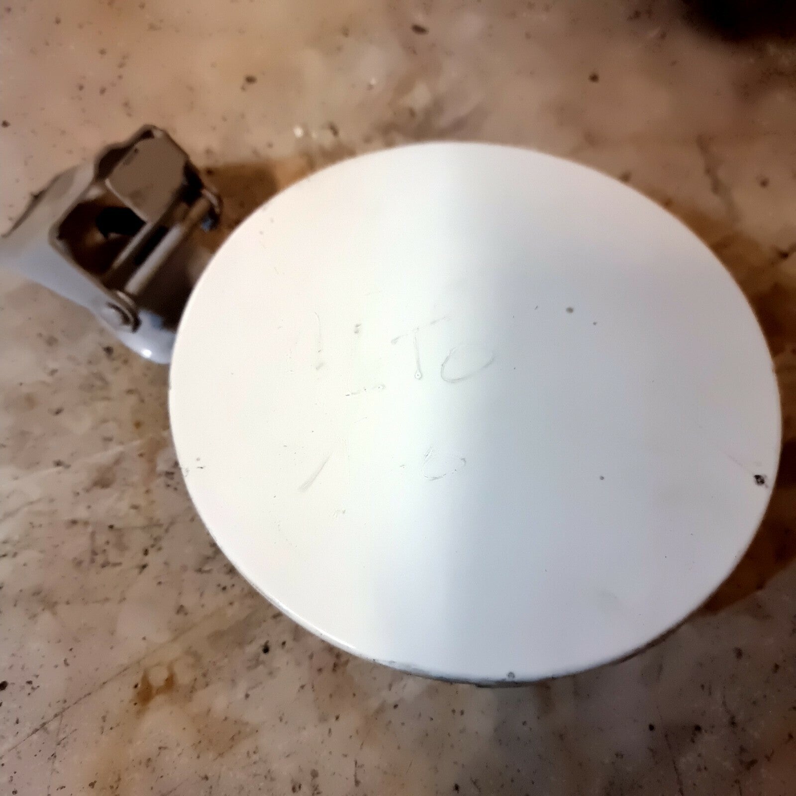 Suzuki Alto Mk5 Fuel Flap Petrol Flap Cap Cover white 2009-2015