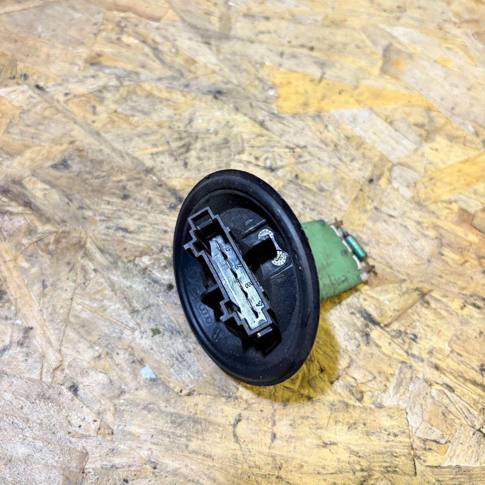 VW Polo 9N/9N3 2003-2009 HVAC Heater Blower Fan Resistor Speed Control