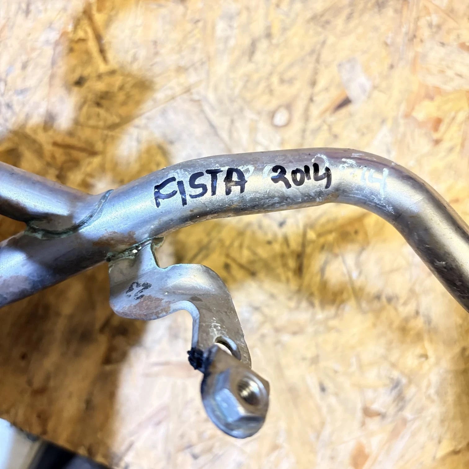 Ford Fiesta Mk7 2008-2017 Engine Water Coolant Pipe Hose 55592000 JUT221560