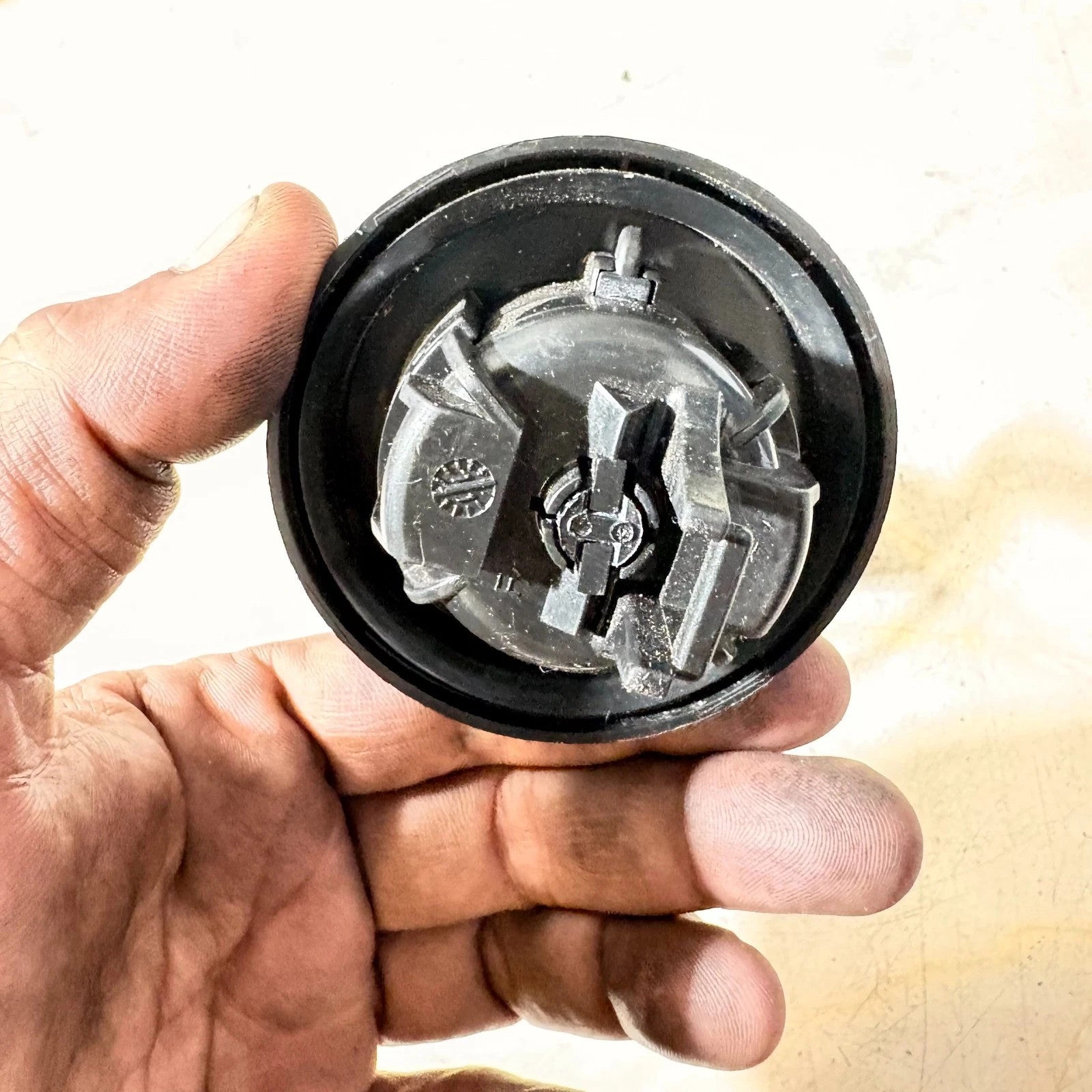 Fuel Cap Compatible with Citroen C2 C3 1st Series With Key