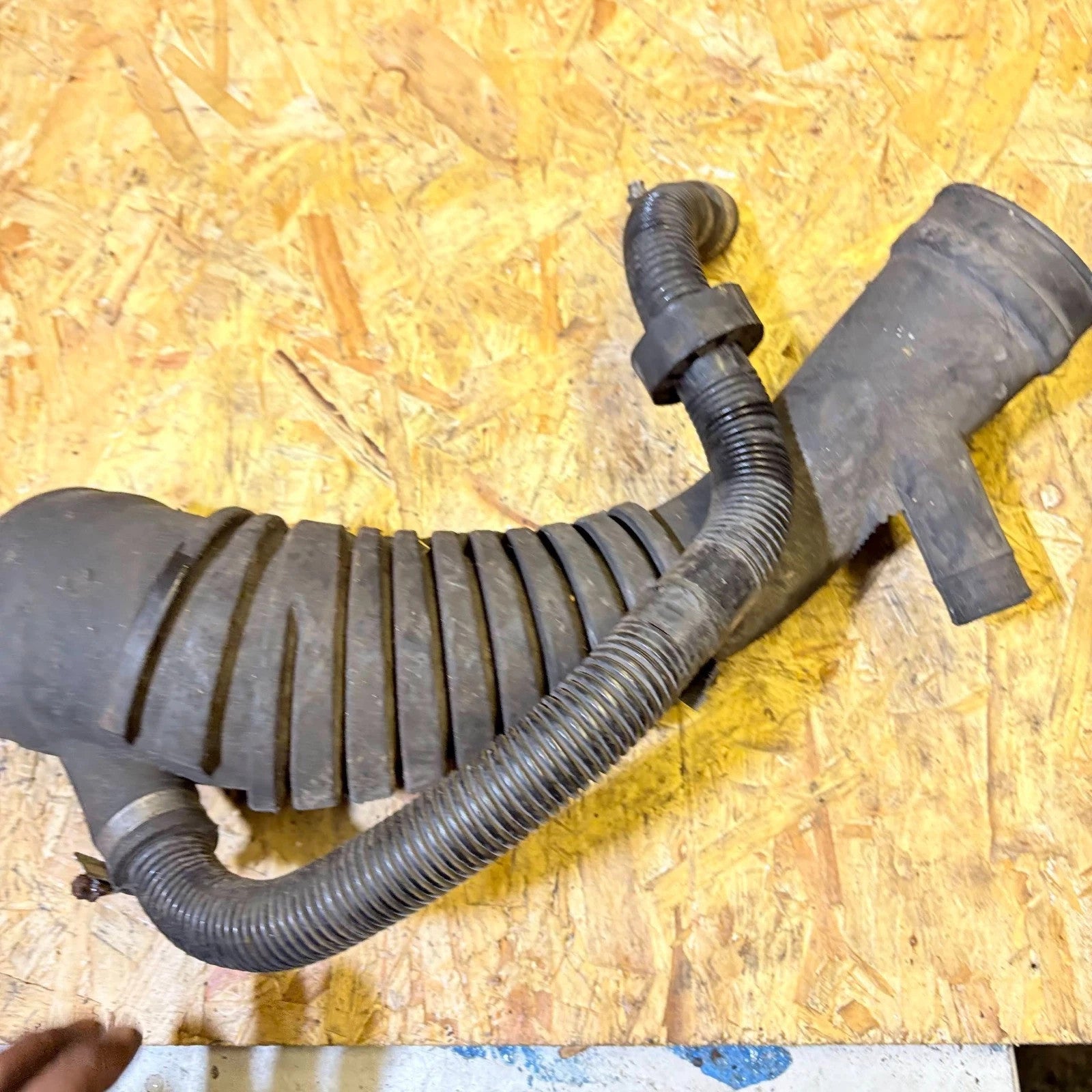 Mercedes Atego 1998-2004 Air Intake Pipe